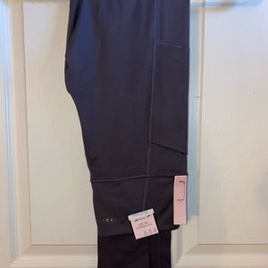 Victoria’s Secret Incredible Essential Legging